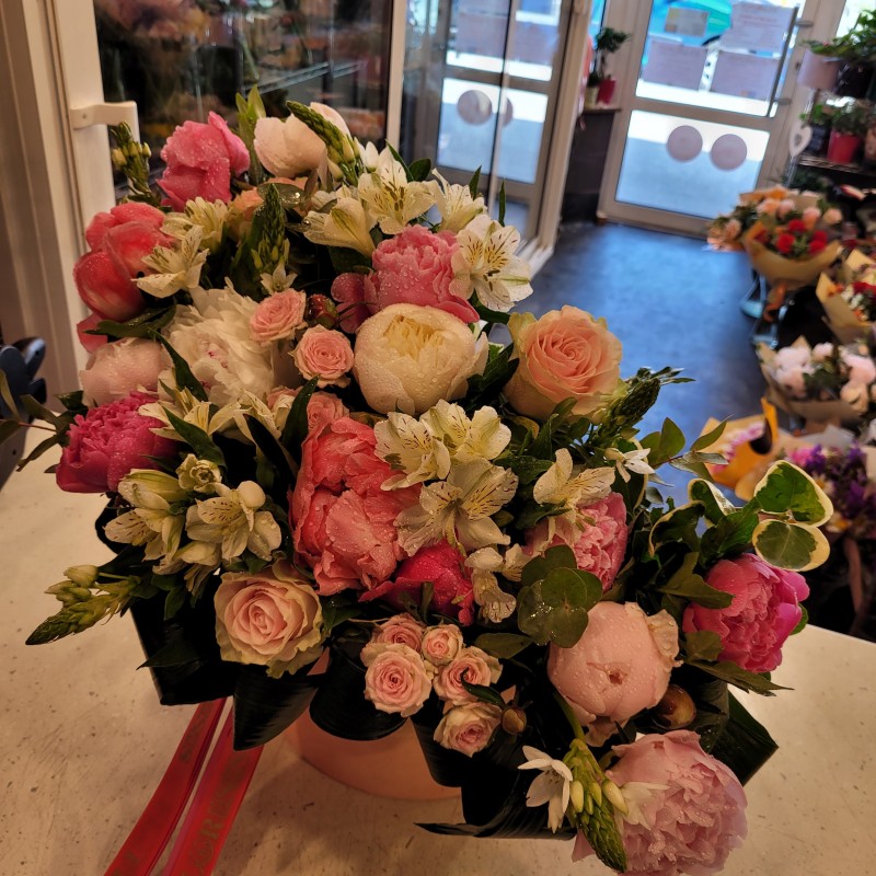 Florisis Huedin Aranjament floral in cutie pastel