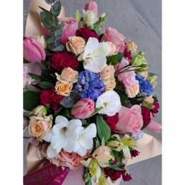 Florisis Huedin Cutie cu flori pastel cu bujori