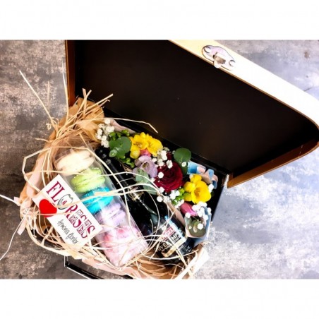 Comanda Florarie Huedin Florisis Cutie cu macarons