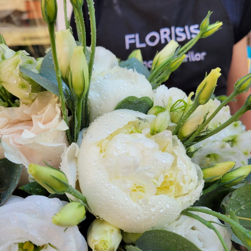 Florisis Huedin Buchet mireasa bujori eustoma alb crem