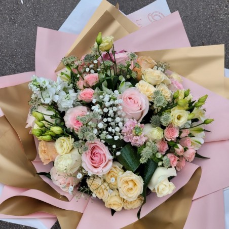 Florisis Huedin Buchet compact pastelat roz alb crem